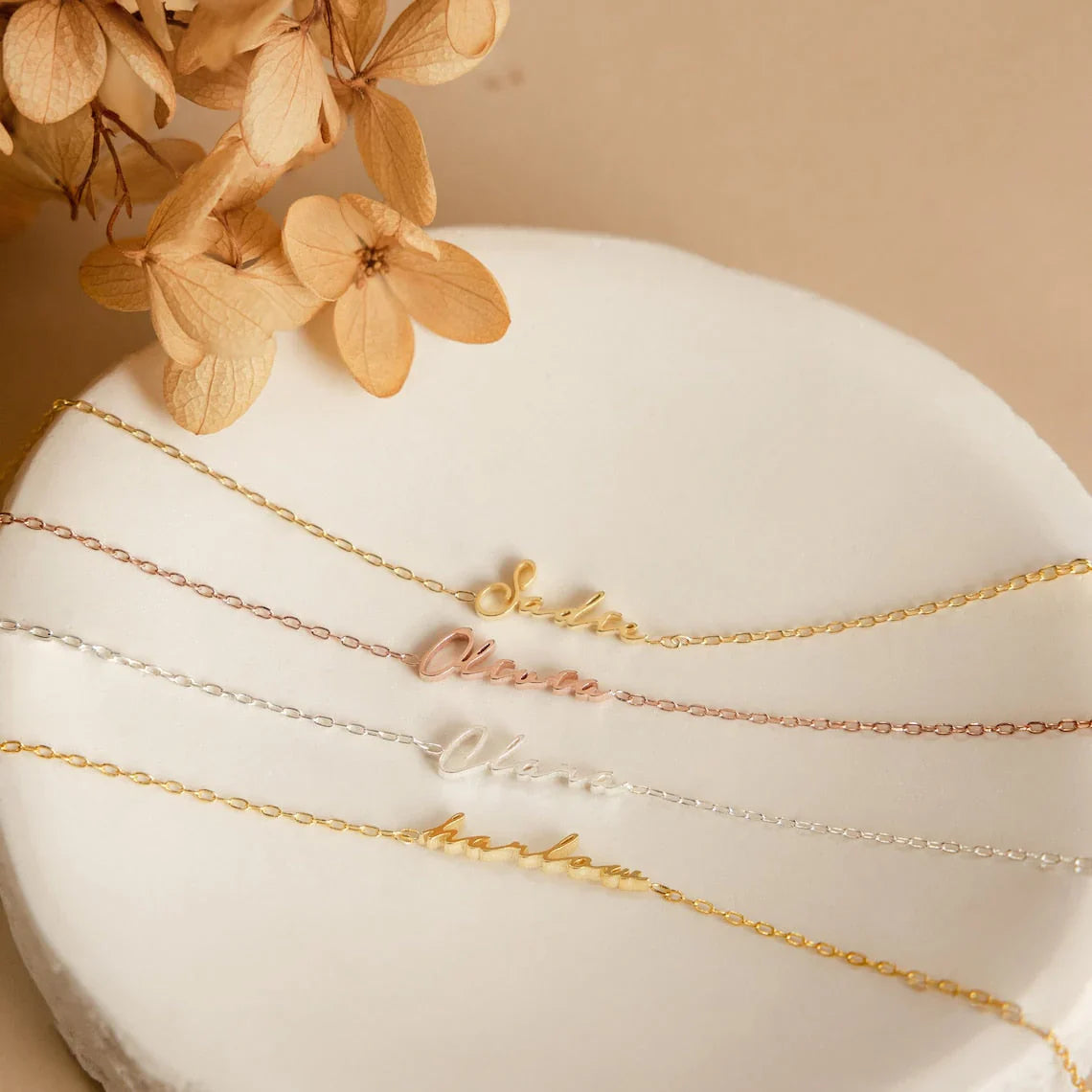 Eraya Jewel Dainty Name Bracelets available in Gold, Silver, and Rose Gold finishes – Product image showing the range of personalized options.