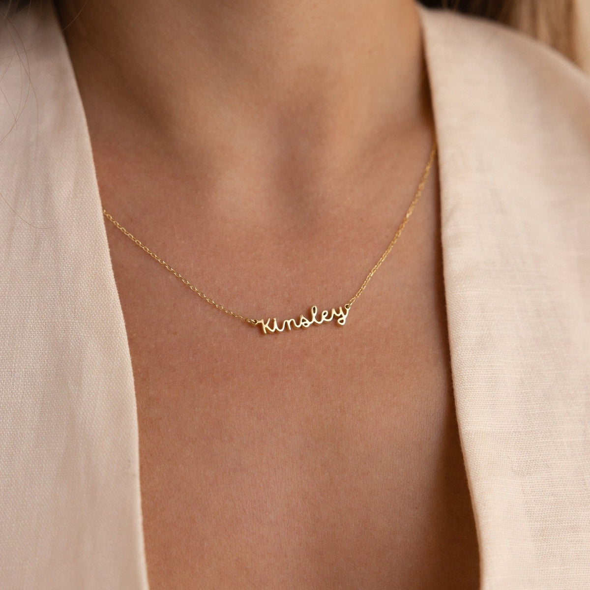 Dainty name necklace