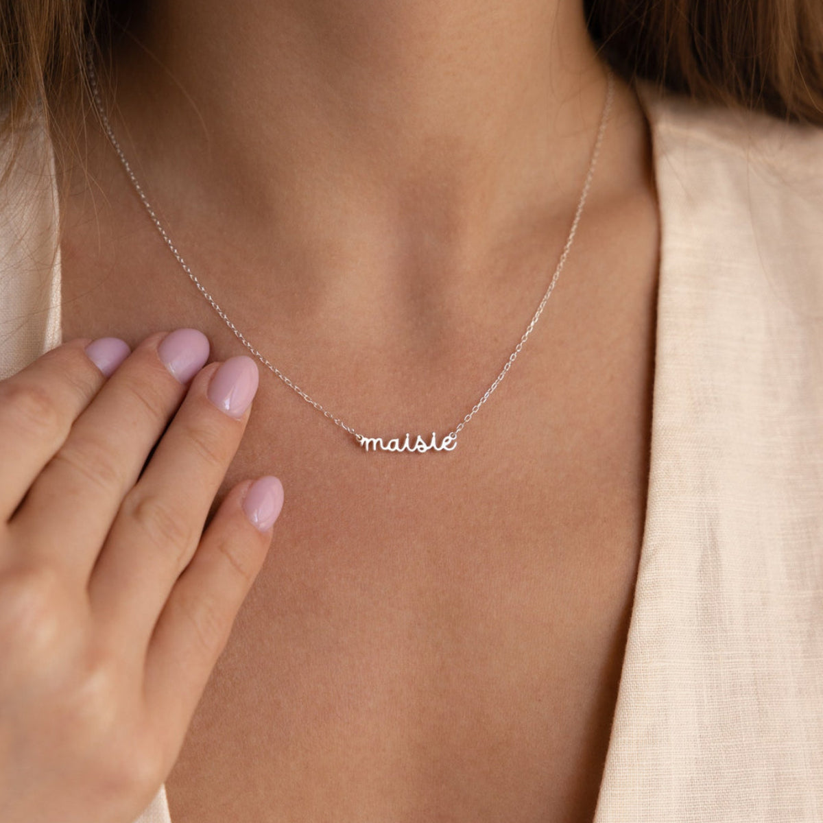 Dainty name necklace